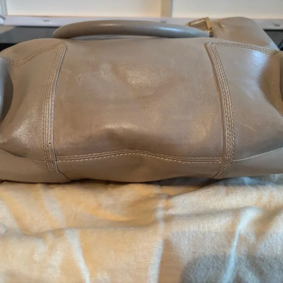 Authentic Vintage LOEWE Anagram Fusta Leather Tote Bag – Metallic Champagne - Picture 6 of 12